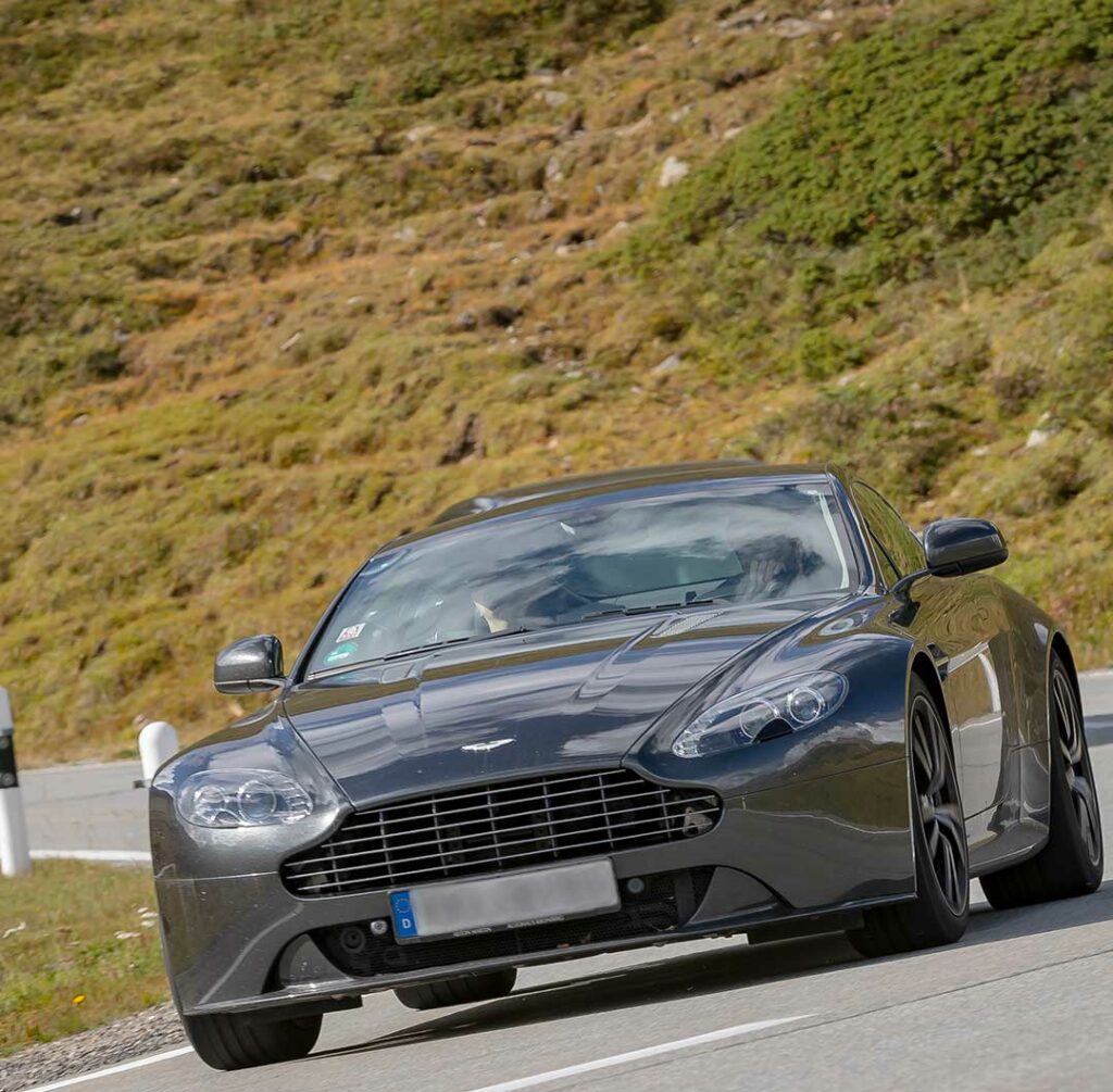 Sportwagen Aston Martin beim Fahrtag der X-Leasing