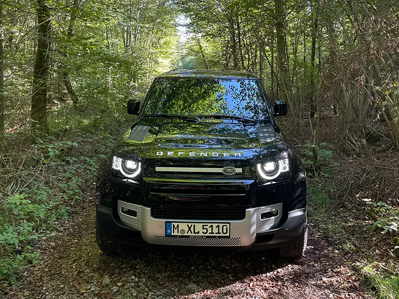 Land Rover Defender Forstweg